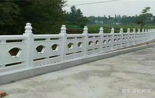仿木栏杆图片大全与影响仿木水泥栏杆价格的关键因素解析